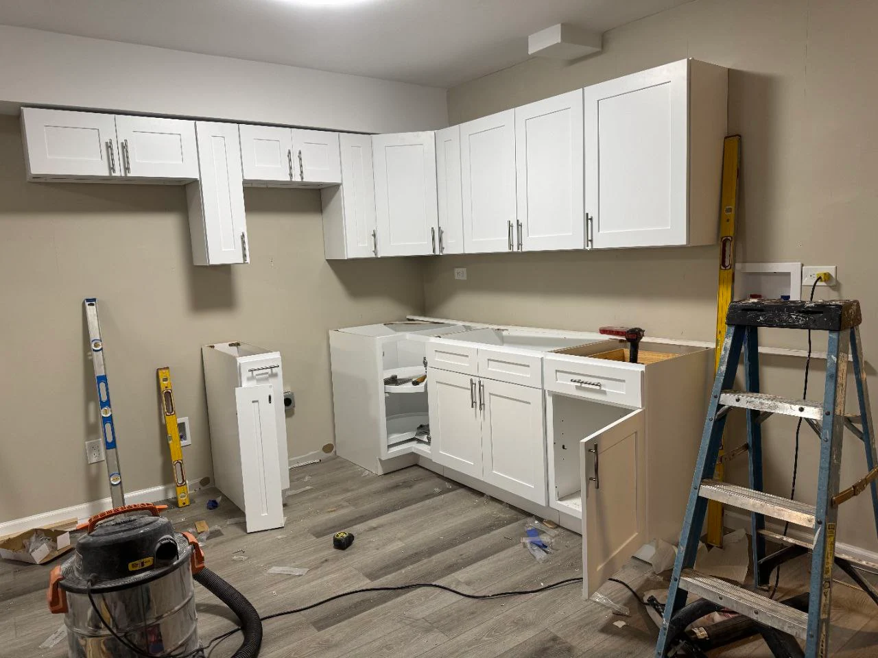 Granite countertop kitchen renovation in Dix Hills, Suffolk County